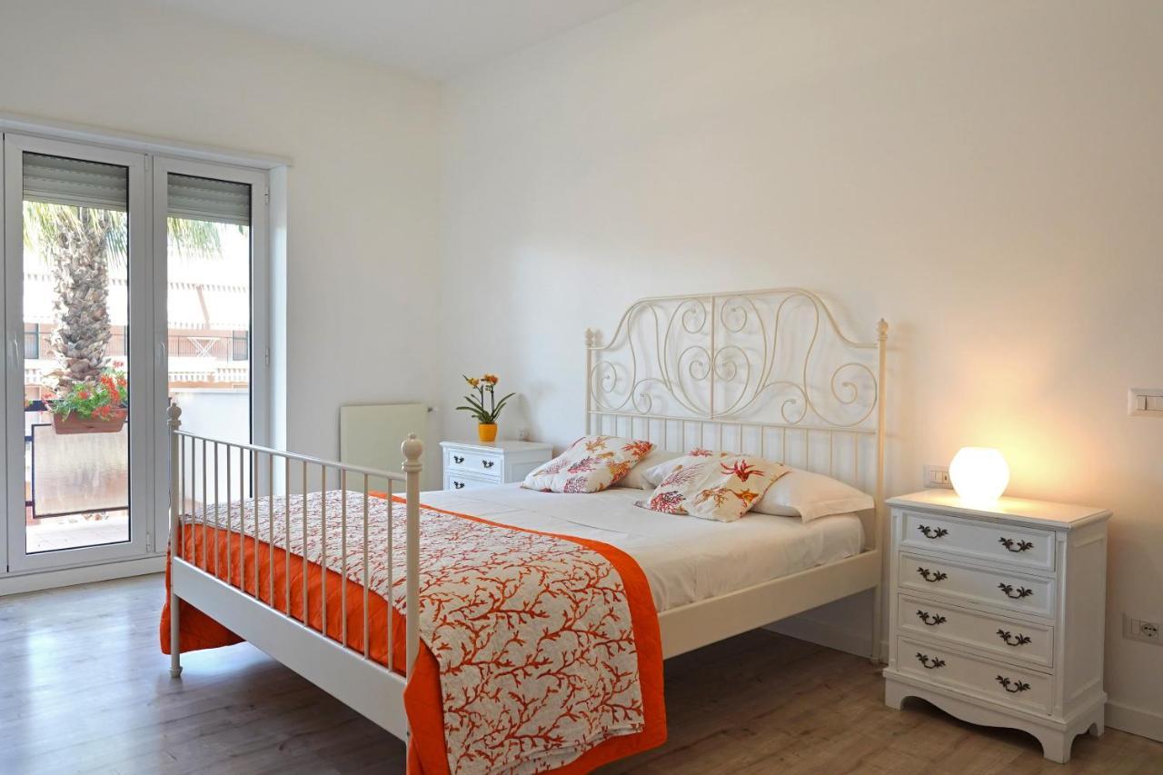 Piazza Lauro Suites Сорренто Экстерьер фото