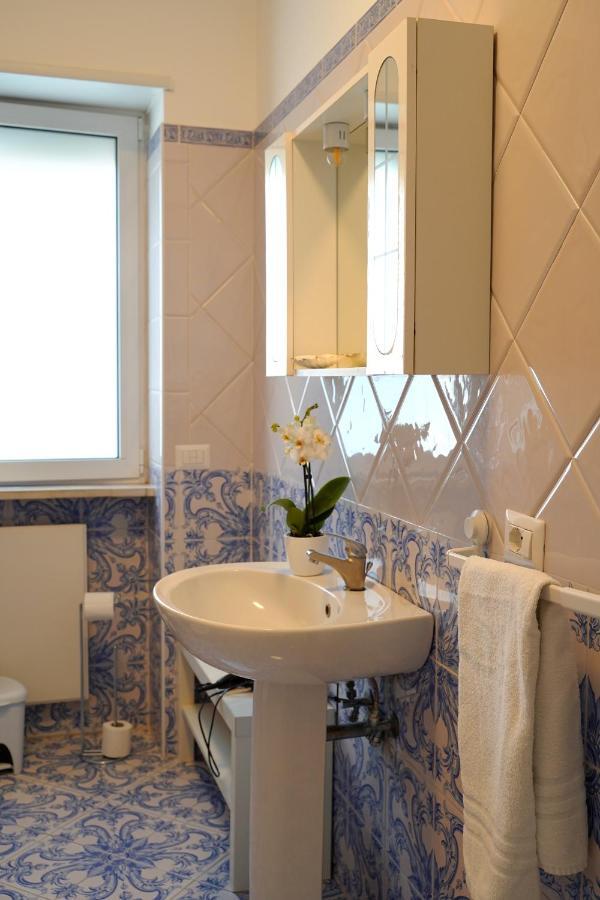 Piazza Lauro Suites Сорренто Экстерьер фото